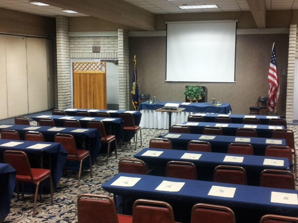 FairBridge Inn Suites & Outlaw Conference Center Kalispell - photo 22
