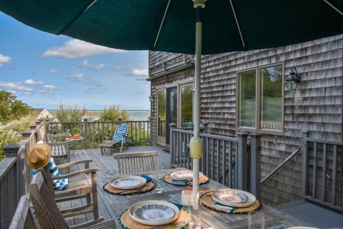 2 Min Walk to Private Beach & Boat Launch — 4-Star Luxury Hotel in Orleans, United States