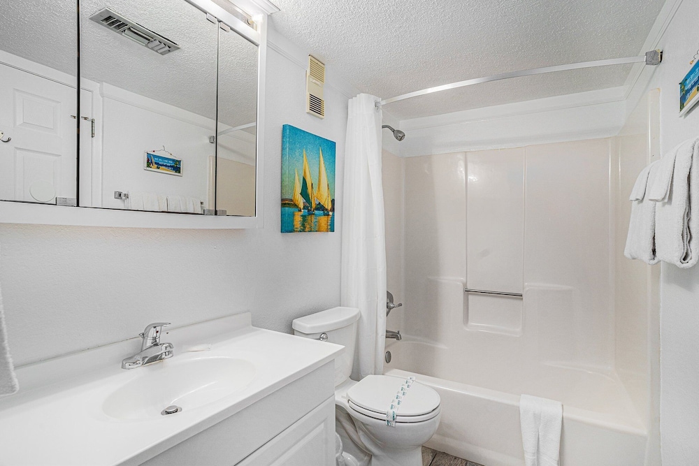 1402 Waters Edge Resort 2 Bedroom Condo by RedAwning - photo 10