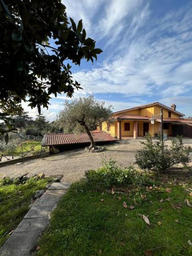 Casa Butterfly Formello — 4-Star Luxury Hotel in Formello, Italy