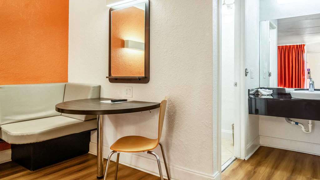 Motel 6 Brunswick GA - photo 10