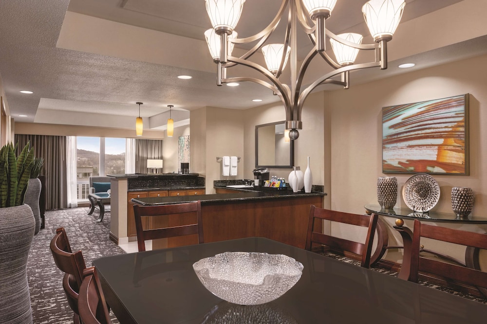 Embassy Suites by Hilton Franklin Cool Springs - photo 30