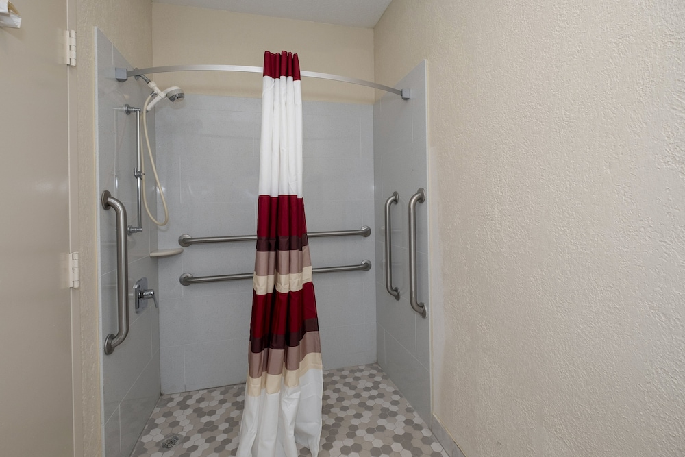 Red Roof Inn Warrenton - photo 20