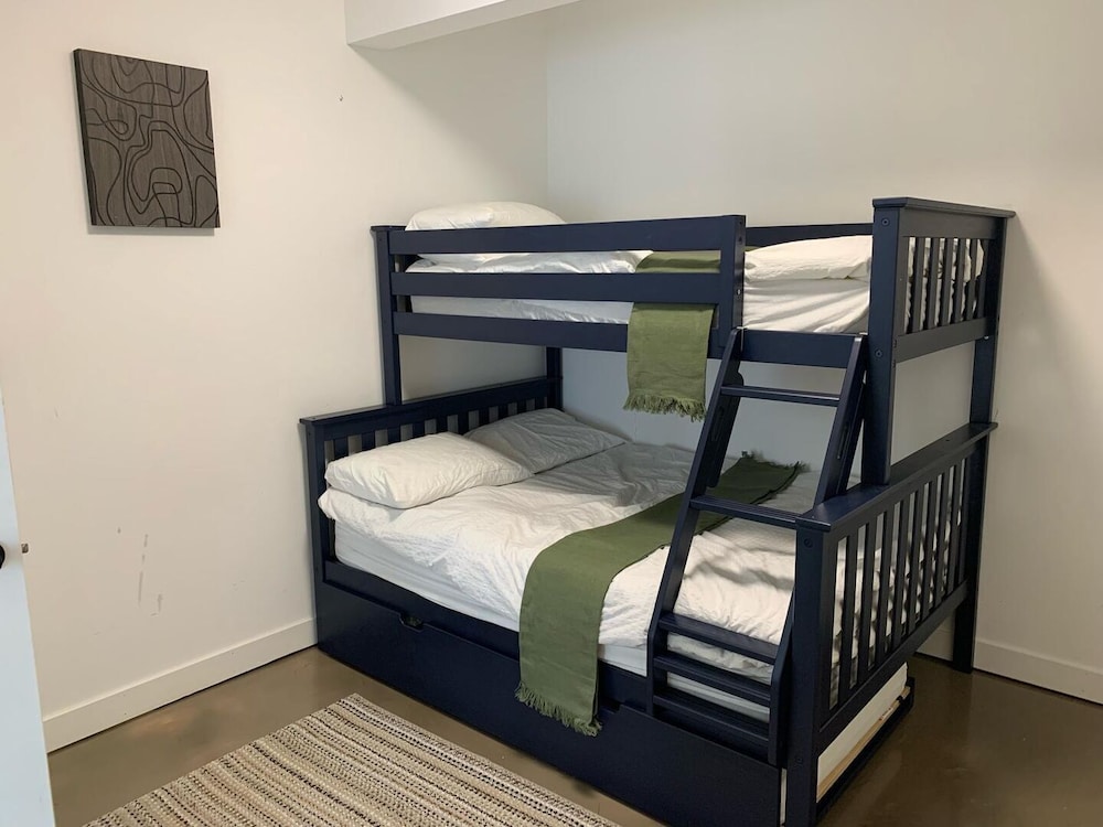 Sunrise Sands Retreat Beach & Dock 2364 — hotel in Keewatin