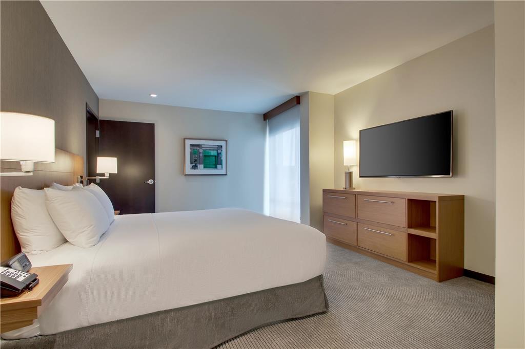 Hyatt Place Milwaukee Downtown - photo 3