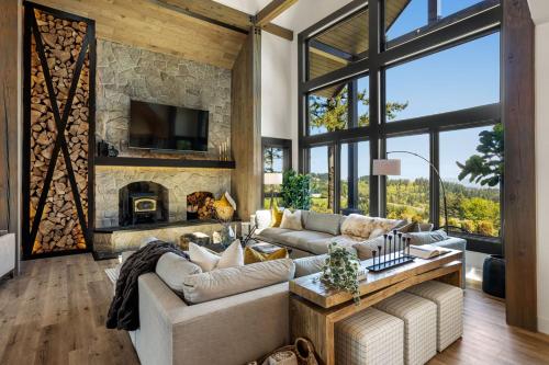 Escape to Wine Country Luxurious Getaway Awaits in Dundee, United States
