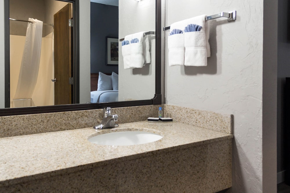 New Victorian Inn & Suites in Sioux City IA - photo 30