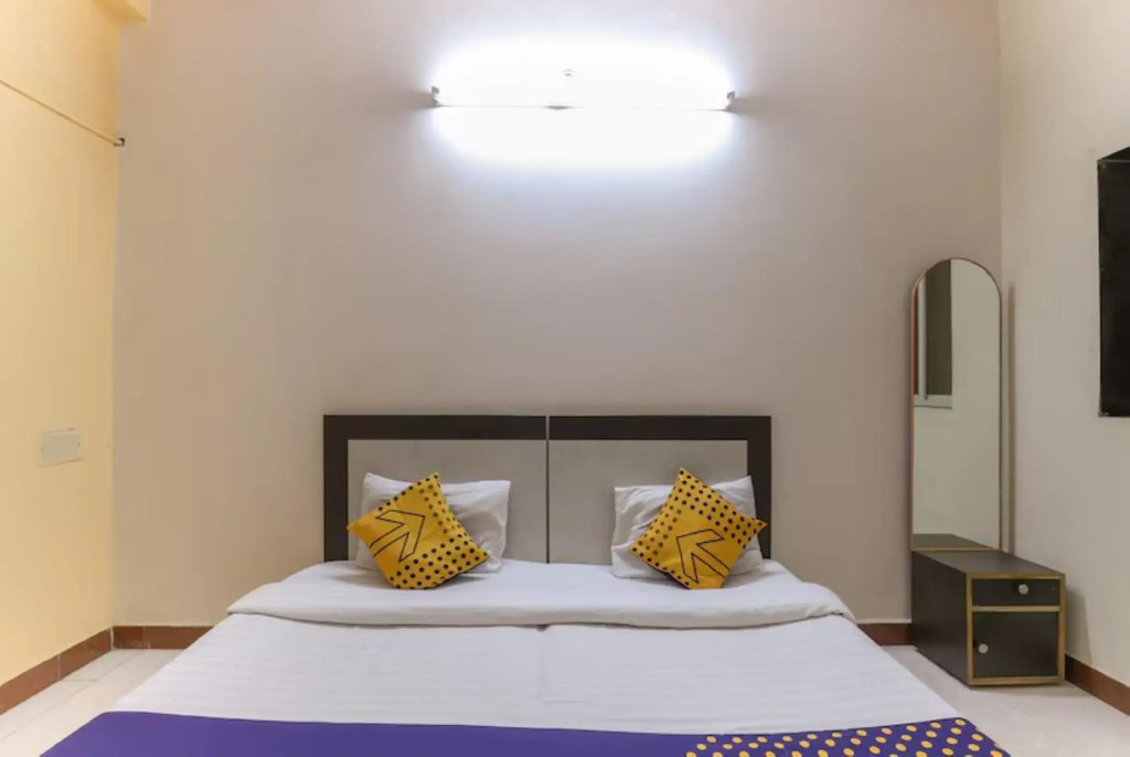 Goroomgo Arsh Plaza Rajula — Rajula