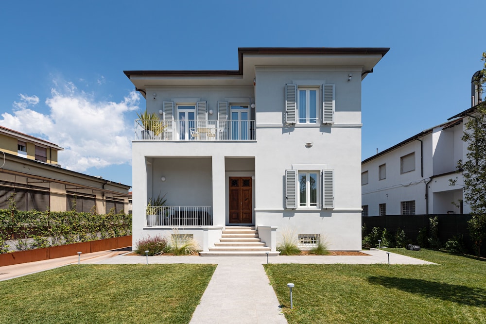 Villa Fedora Luxury Suites — 4-Star Luxury Hotel in Lucca, Italy
