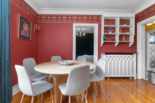 Charming Apartment Amazing Downtown Location