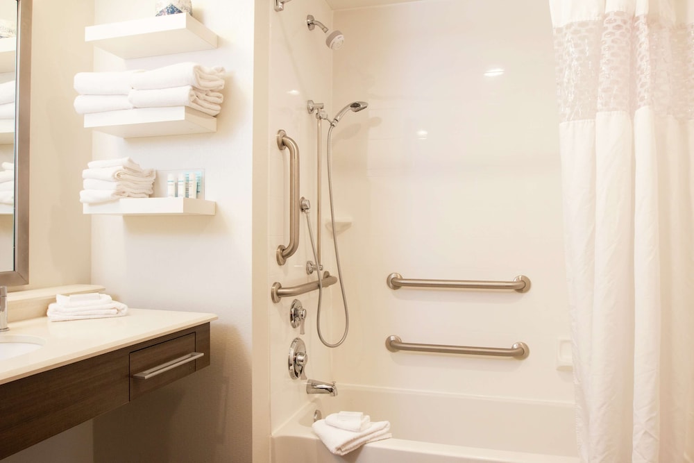 Hampton Inn & Suites Boone - photo 28