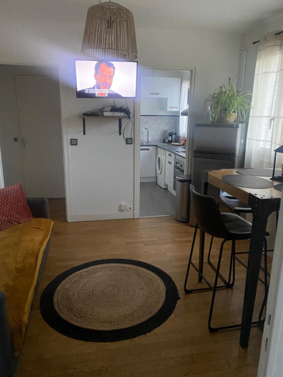 Charmant 2 Piece 35m2 — 4-Star Luxury Hotel in Montrouge, France