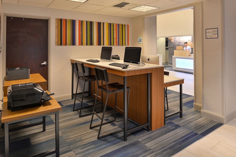 Holiday Inn Express Sacramento Airport Woodland by IHG - photo 67