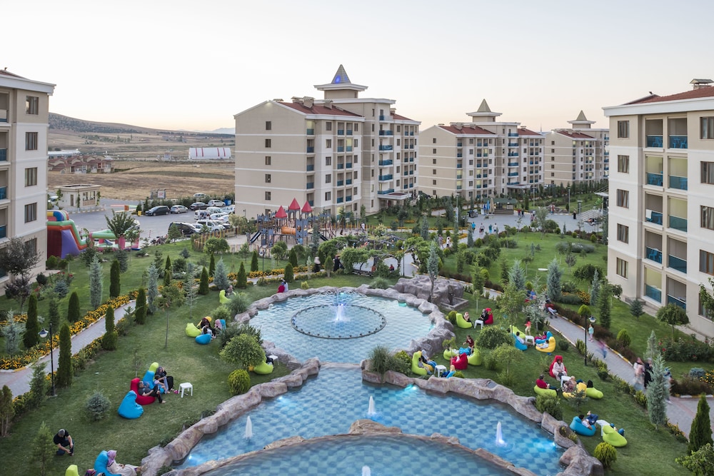 Grand Ozgul Thermal Holiday Village — hotel in Ihsaniye