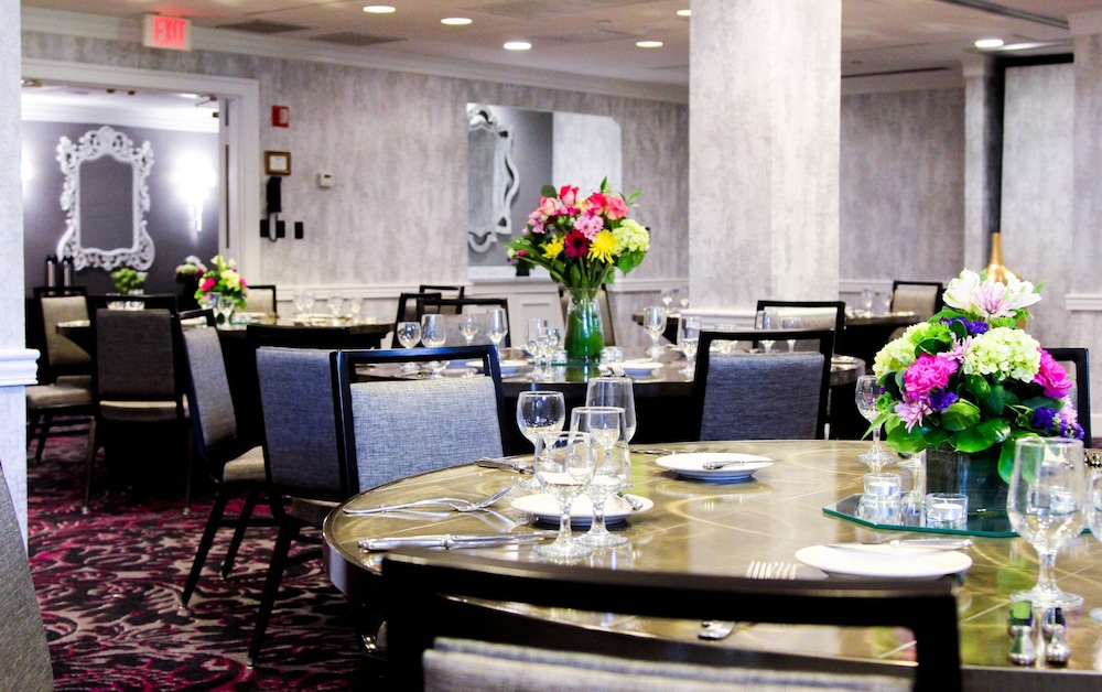 The Churchill Hotel near Embassy Row - photo 7
