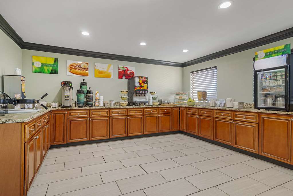 Quality Inn & Suites Morrow Atlanta South - photo 15