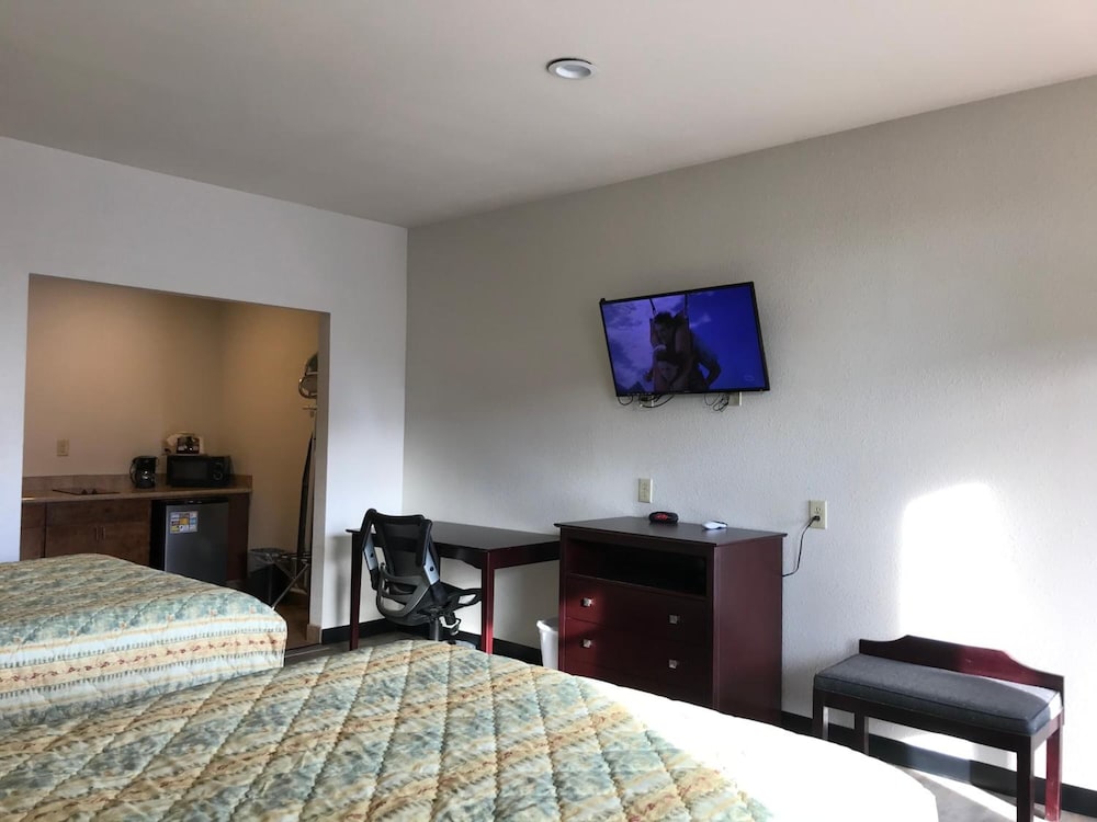 Big Lake Inn & Suites - photo 22