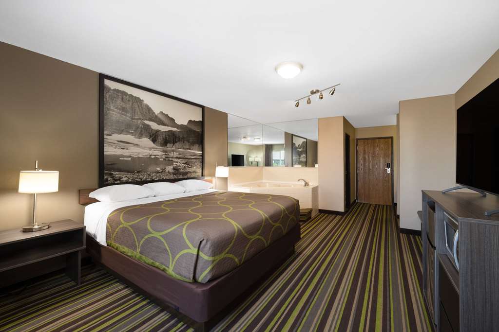 Super 8 by Wyndham Belgrade Bozeman Airport - photo 24