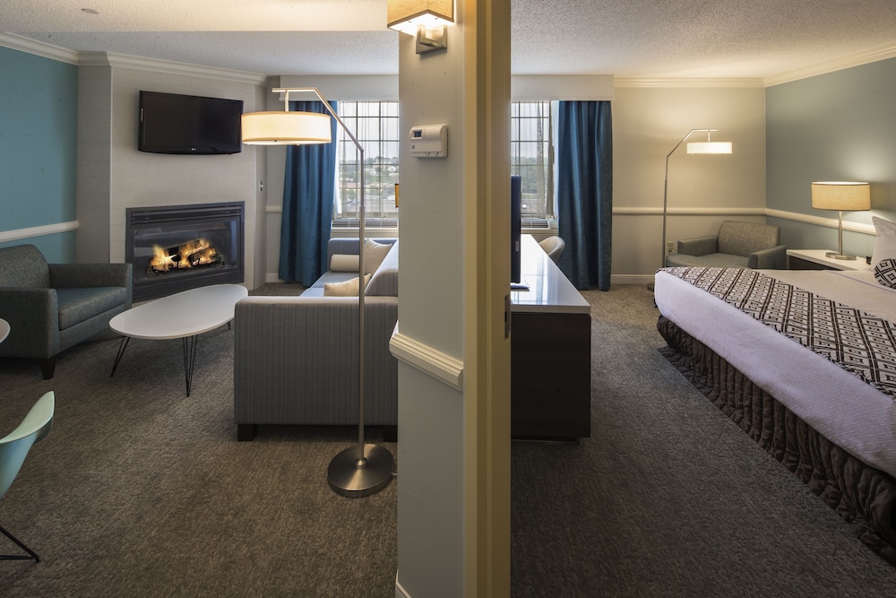 Crowne Plaza Suites Pittsburgh South by IHG - photo 13