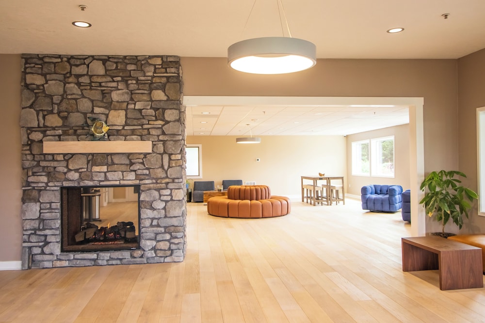 The Tillamook Inn — Tillamook