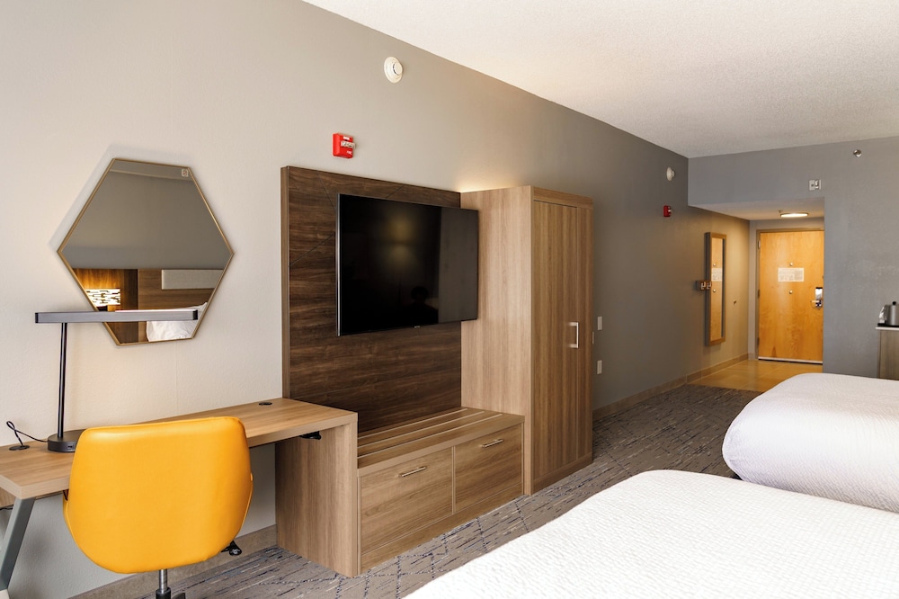 Holiday Inn Express Hotel & Suites Raleigh SW NC State by IHG - photo 43