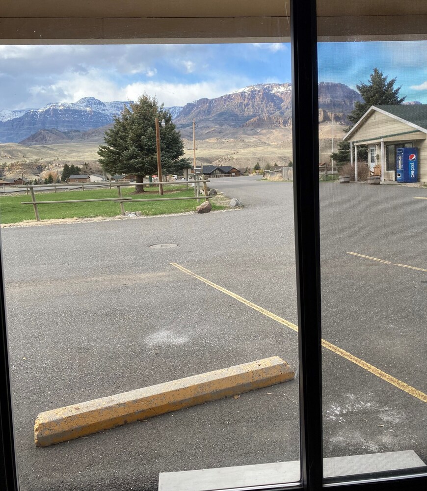 Green Creek Inn and RV Park - photo 16