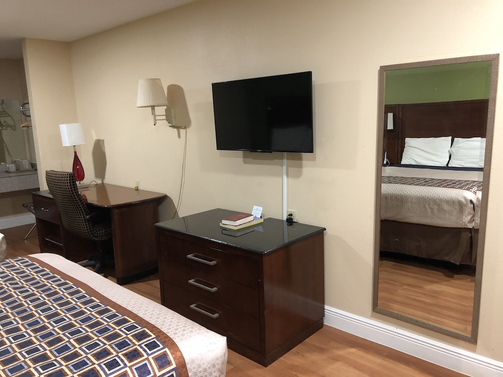 Jackson Inn - photo 8