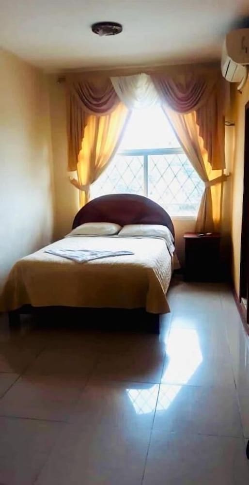 Hotel Mirador Sacha — Unknown City