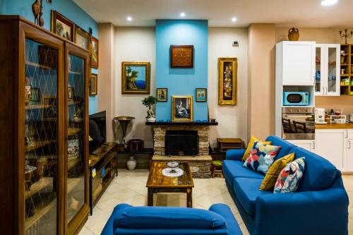 Luc's Home — 4-Star Luxury Hotel in Frattaminore, Italy