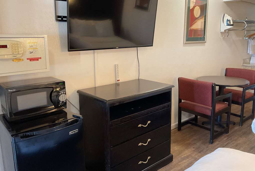 Baymont by Wyndham Petoskey - photo 5