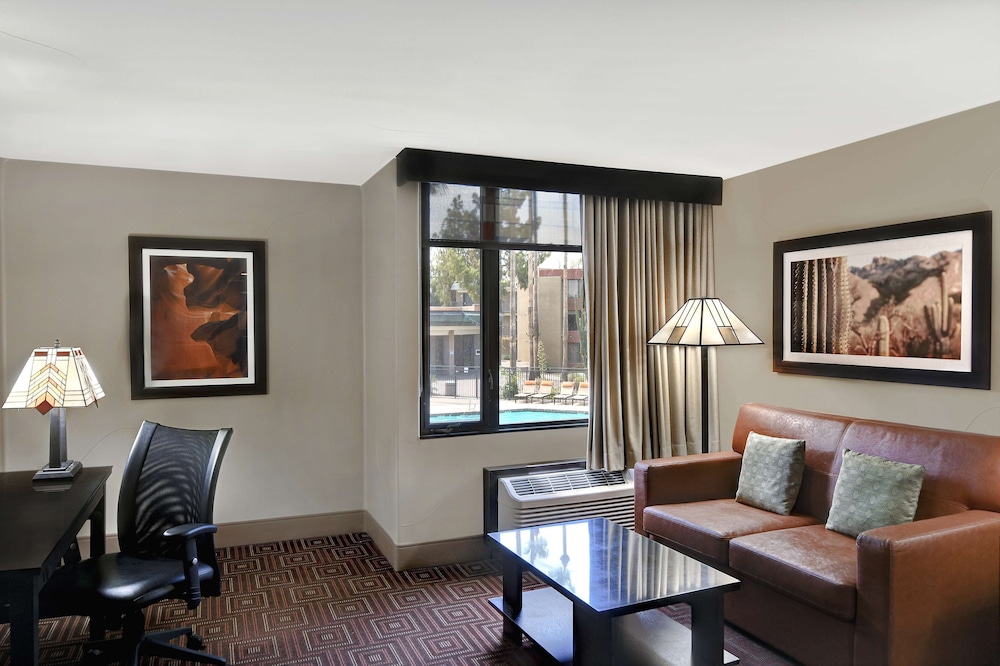 DoubleTree by Hilton Phoenix Tempe - photo 19