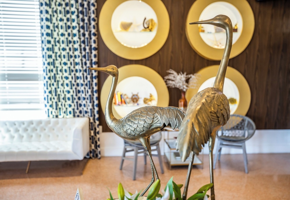 Oceanside Hotel and Suites - photo 3