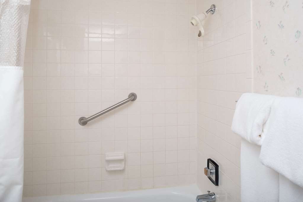 Ramada by Wyndham Grand Forks - photo 25