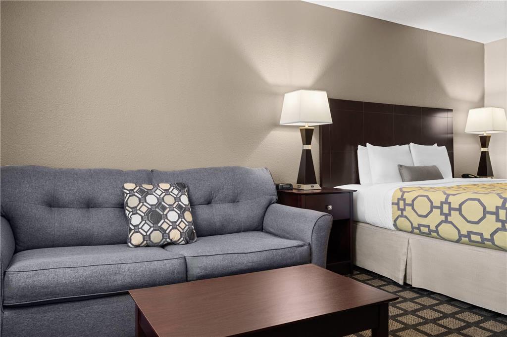 Baymont by Wyndham Jefferson City - photo 15
