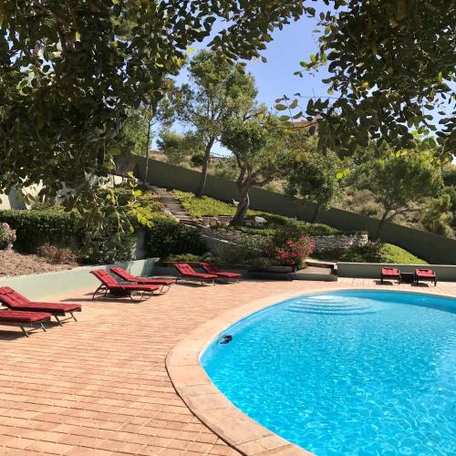 Finca El Otero — 4-Star Luxury Hotel in Aiguees, Spain