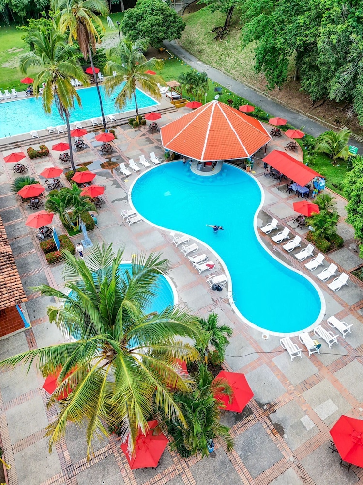 Hosteria Florida Tropical pet-friendly hotel Olaya