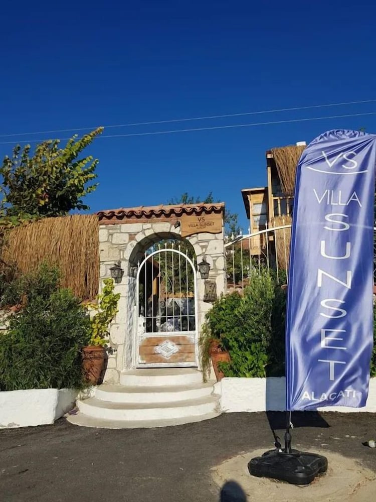Villa Sunset Butik Otel — 4-Star Luxury Hotel in Cesme, Turkey