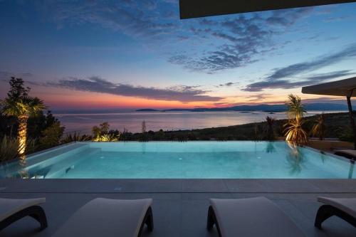 Luxury & Unique Villa Bevel House with sea view — 4-Star Luxury Hotel in Orebic, Croatia