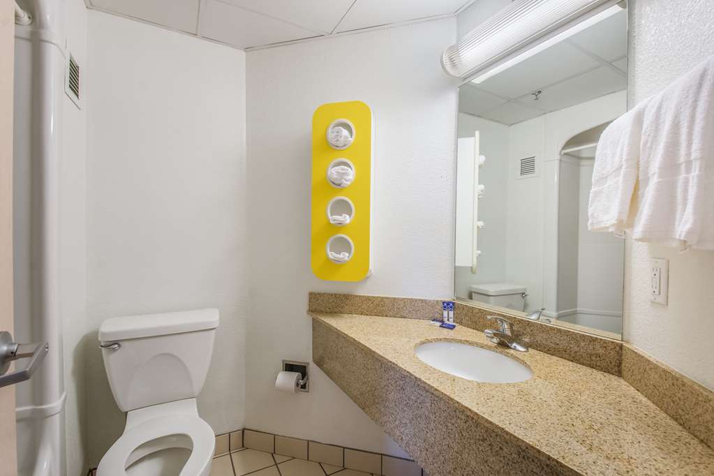 Americas Best Value Inn Knoxville East - photo 16