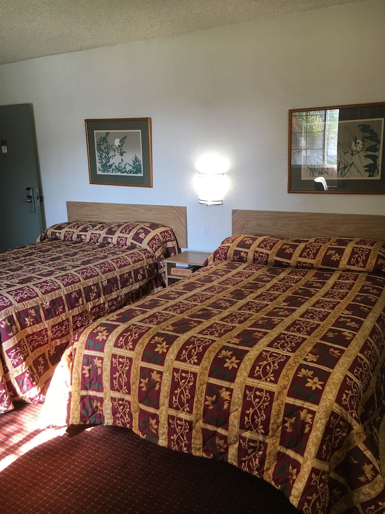 American Inn Ontario - photo 8