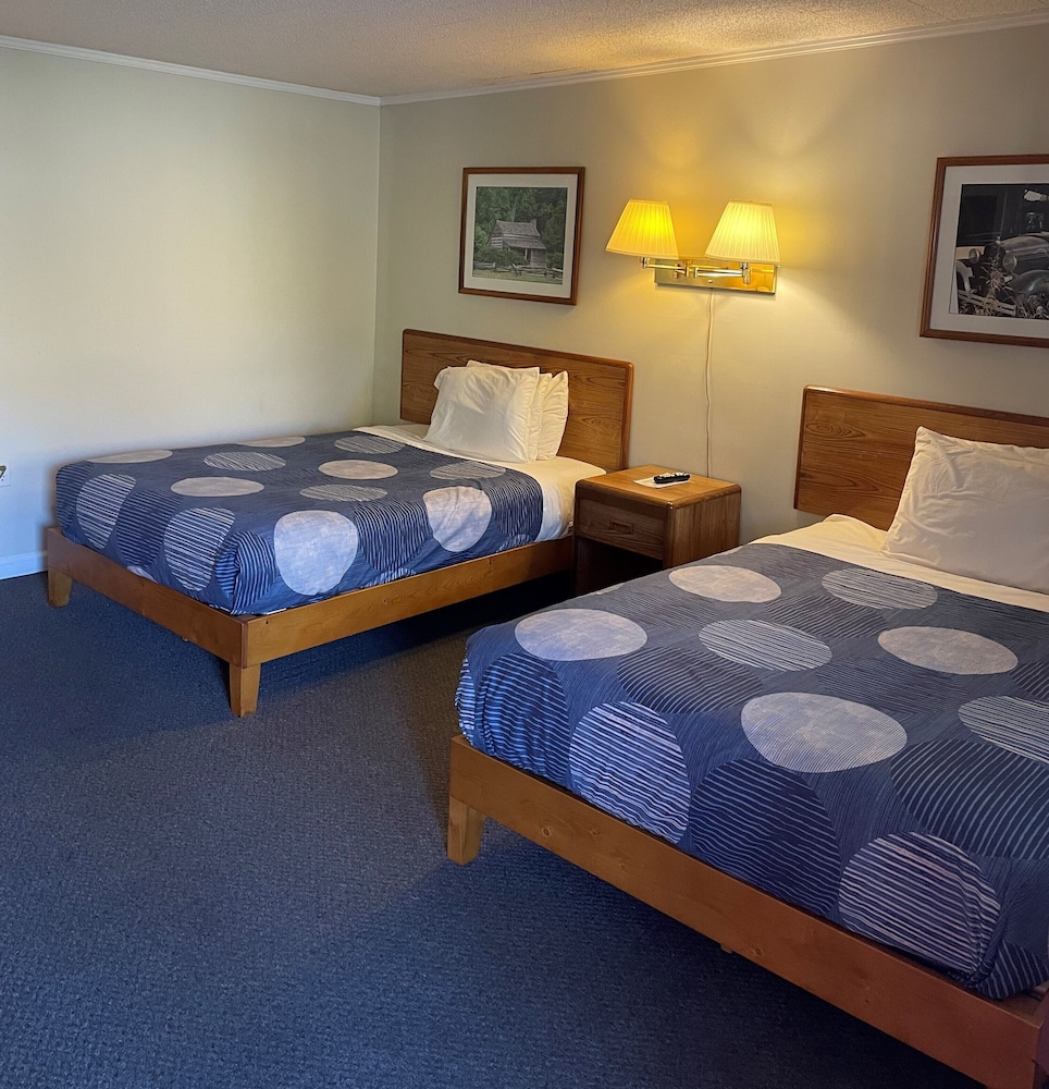 A Holiday Motel - photo 7