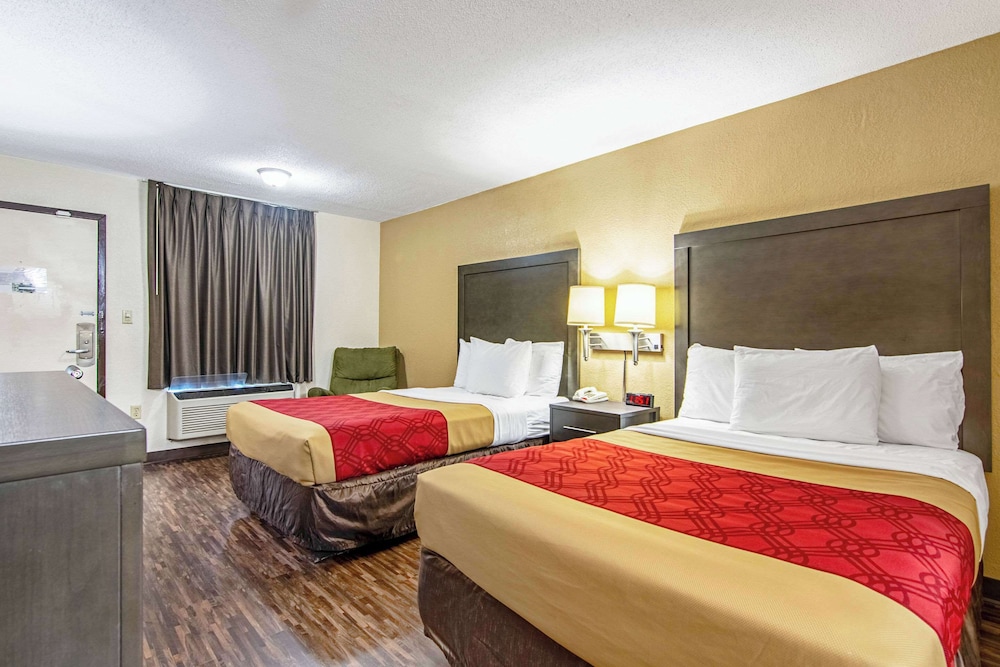 Econo Lodge Inn & Suites Matthews Charlotte - photo 9