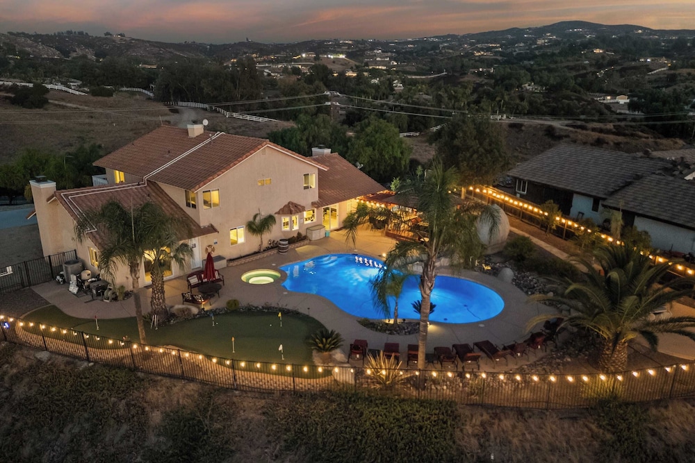 Chardonnay Charm By Avantstay Luxe Group Retreat W Pool Mins To Wineries — Temecula