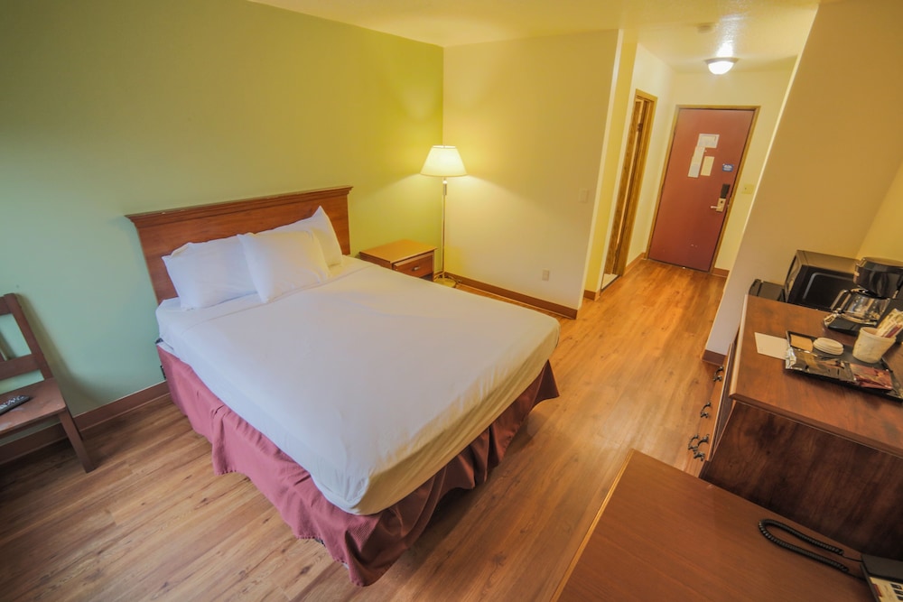 Sunnyside Inn & Suites - photo 17