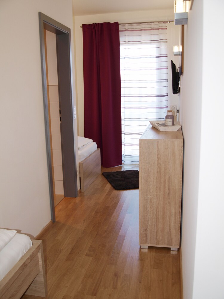 Bayerwald Rasthof B12 — Roehrnbach — photo 4