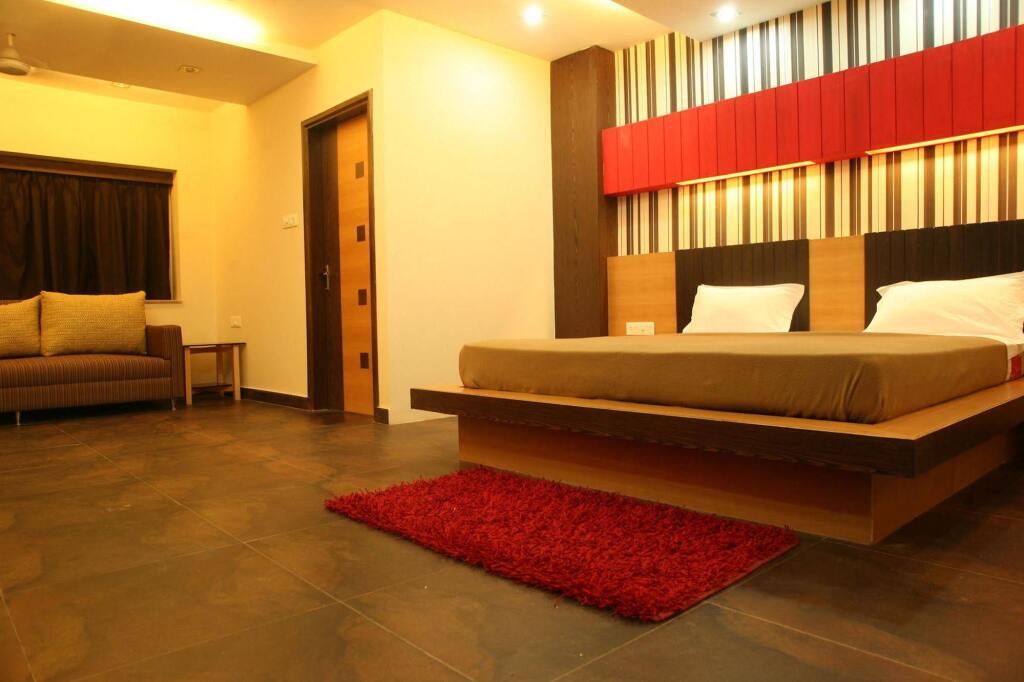 Hotel Trimoorti - last minute hotel in Kolkata