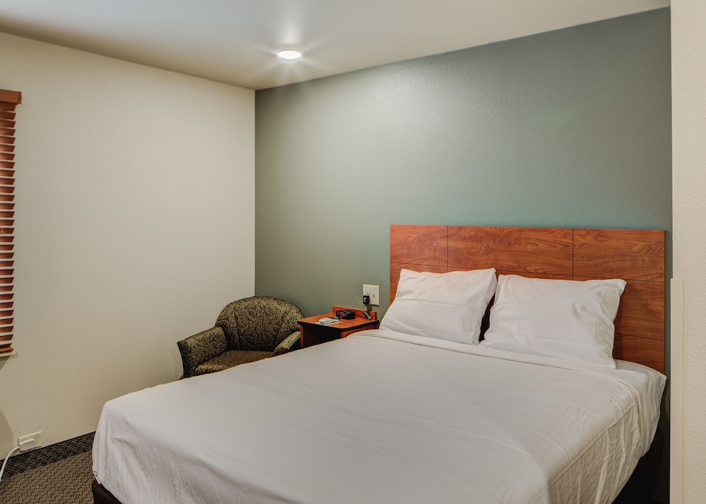 WoodSpring Suites Columbus NE I 270 Airport - photo 16