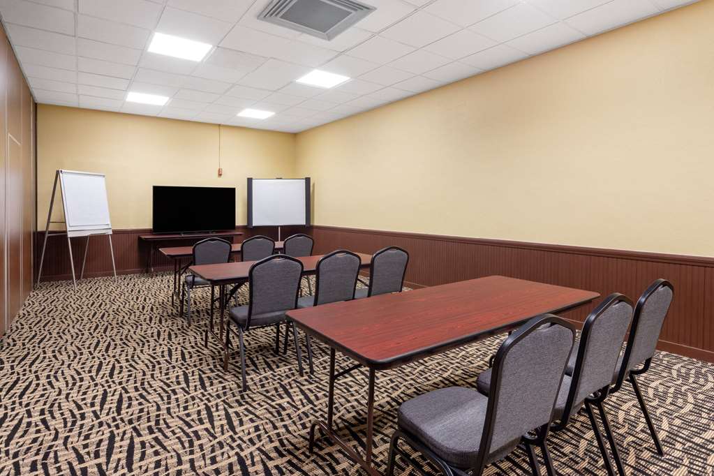 Days Inn by Wyndham Titusville Kennedy Space Center - photo 17