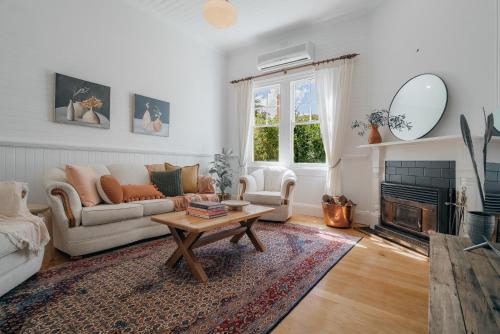 Quinn's Cottage Central Armidale — 4-Star Luxury Hotel in Armidale, Australia