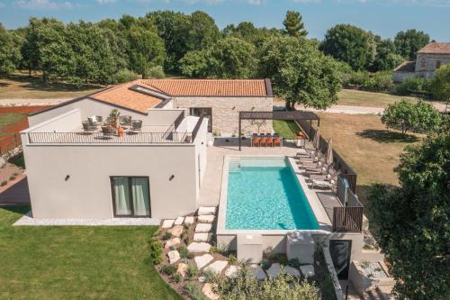Luxury Villa Casa Maria — 4-Star Luxury Hotel in Tar, Croatia